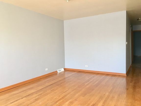 2nd image of 3742 W Dickens Ave #2