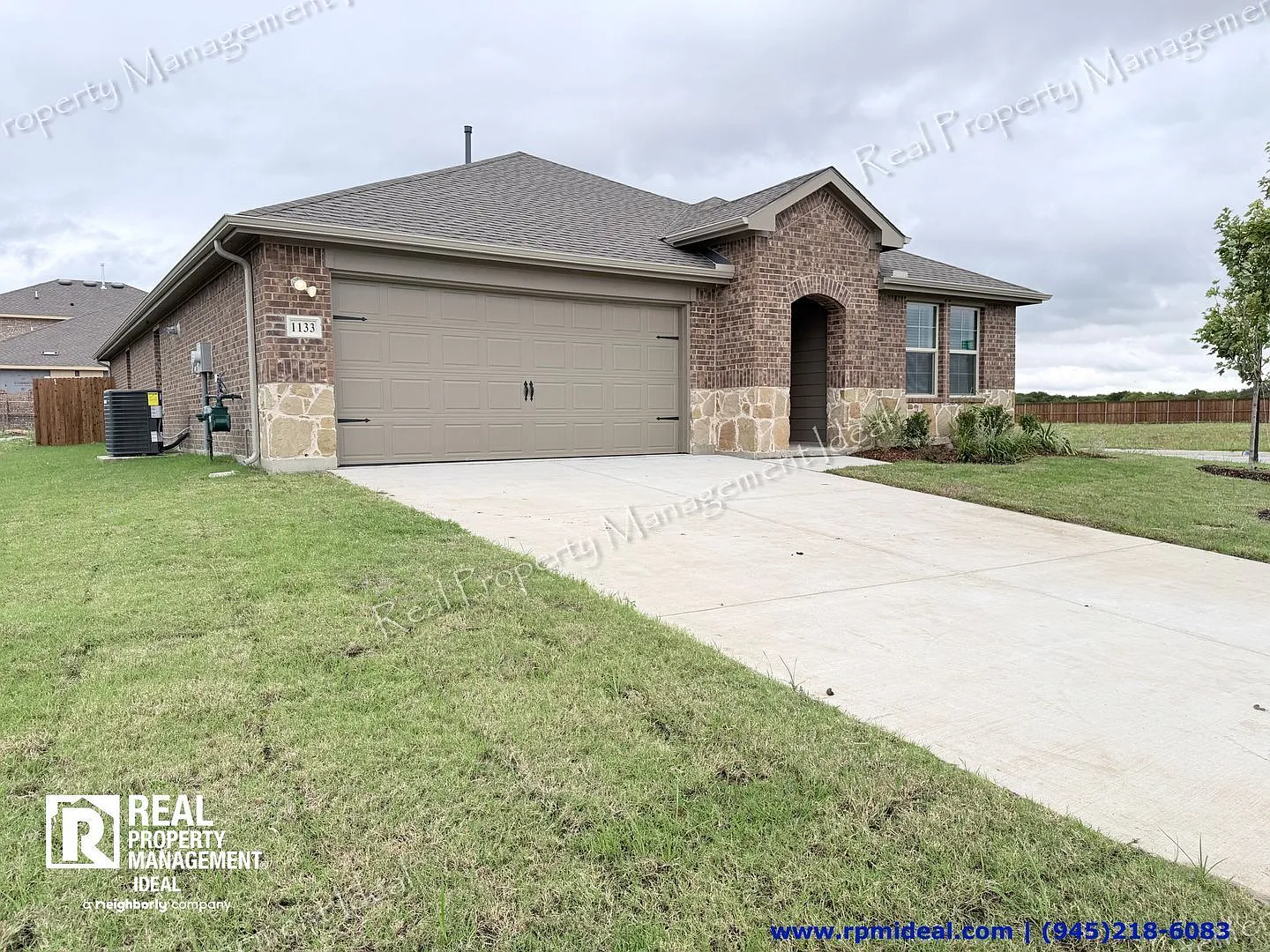 4 bed, 3.0 bath, 2089 sqft, $2,199 — Photo 1