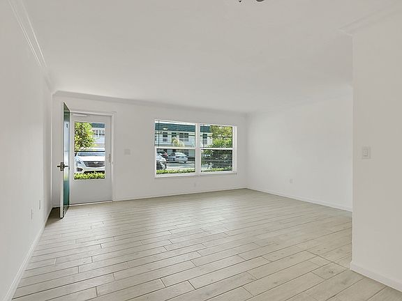 3rd image of 2800 Indian River Blvd APT P4