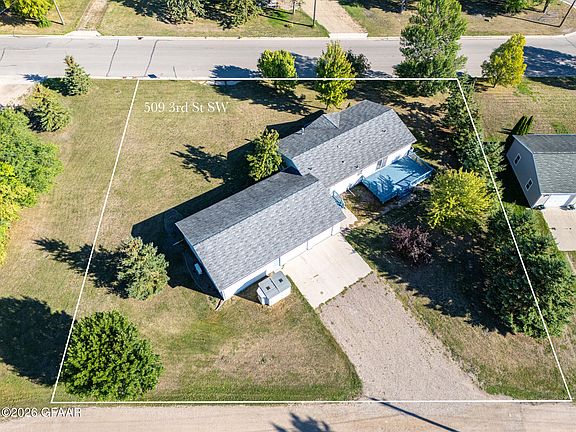 2nd image of 509 3rd St SW