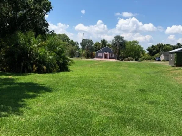 464 Avenue R SW, Moore Haven, FL 33471