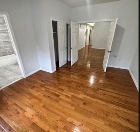 4th image of 122 Littleton Ave