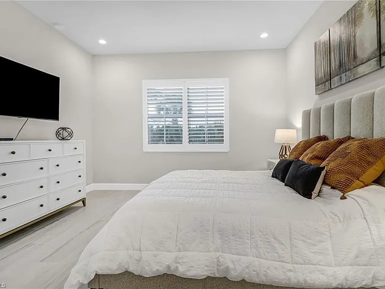 9032 Saint Lucia Dr — Photo 8