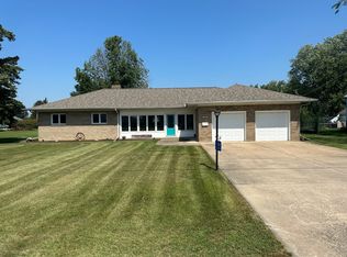 1504 E Hickory St, Streator, IL 61364