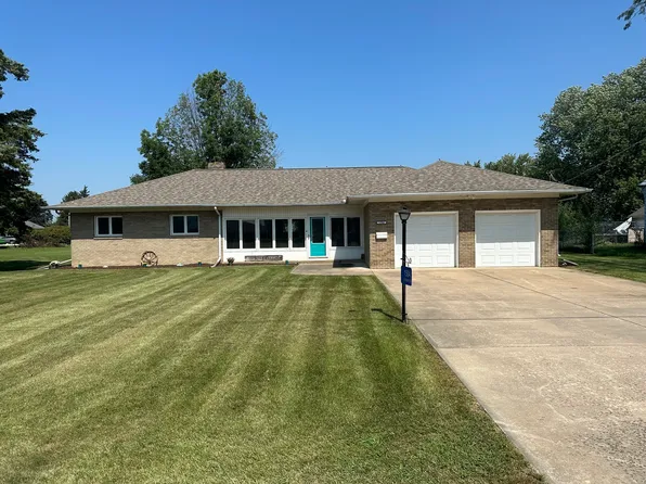 1504 E Hickory St, Streator, IL 61364