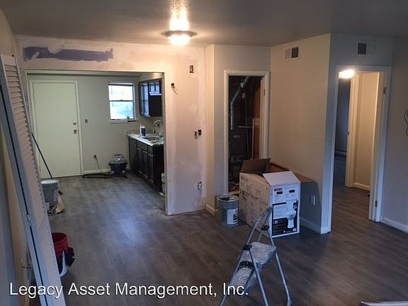 5th image of 705 W Putman St APT B2