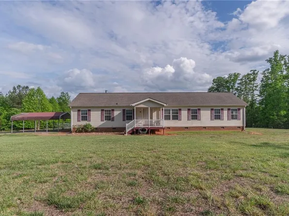 433 Surry Gadsberry Rd, Pilot Mtn, NC 27041