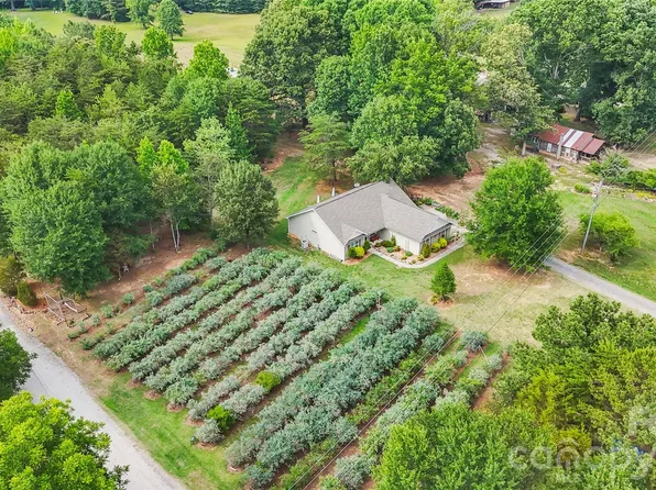 1483 Hopewell Church Rd, Catawba, NC 28609