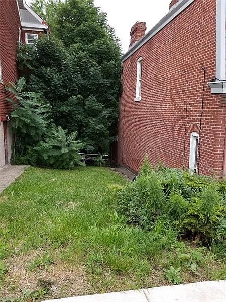2nd image of 39 Dilworth St