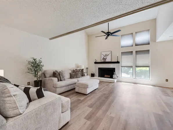 707 Oakwood Trl, Fort Worth, TX 76112