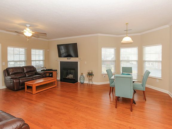 Living Room/Dining Room