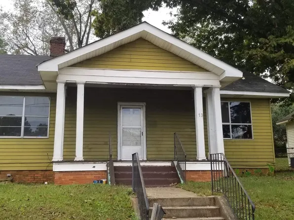 13 D St, Thomaston, GA 30286