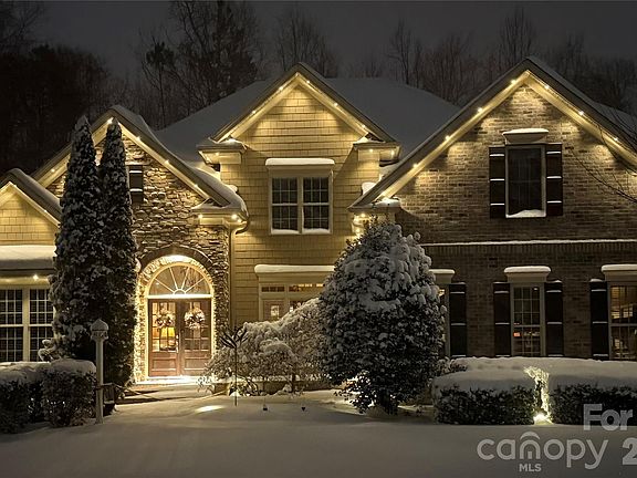 2nd image of 3941 Grovesner St