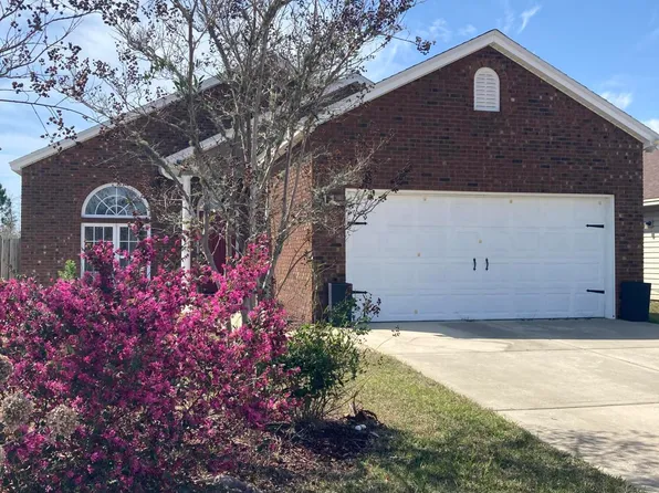 811 E 24th St, Lynn Haven, FL 32444