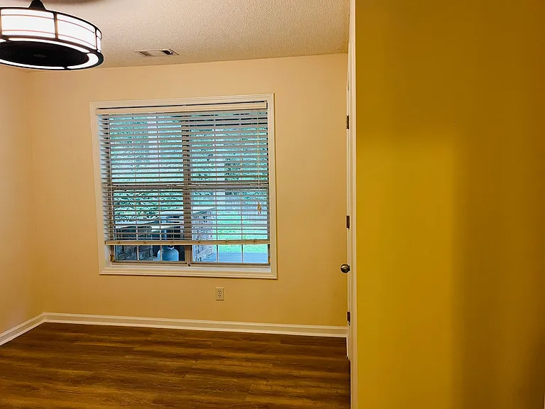 145 Riverside Dr — Photo 31