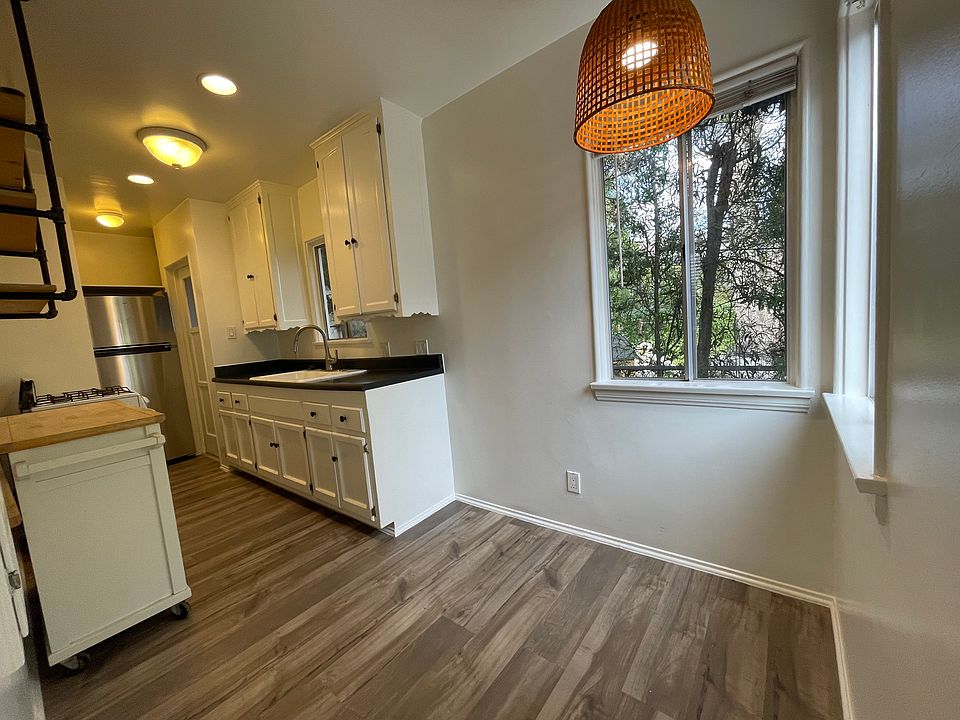 1st image of 1005 Ashland Ave APT B