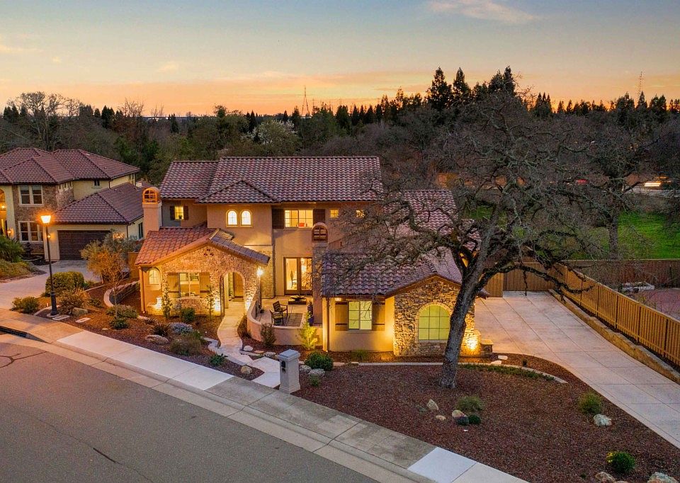 1st image of 804 Cristina Ct