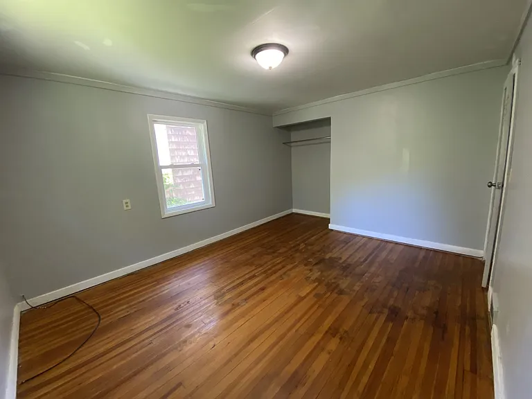 122 Hobart St — Photo 12