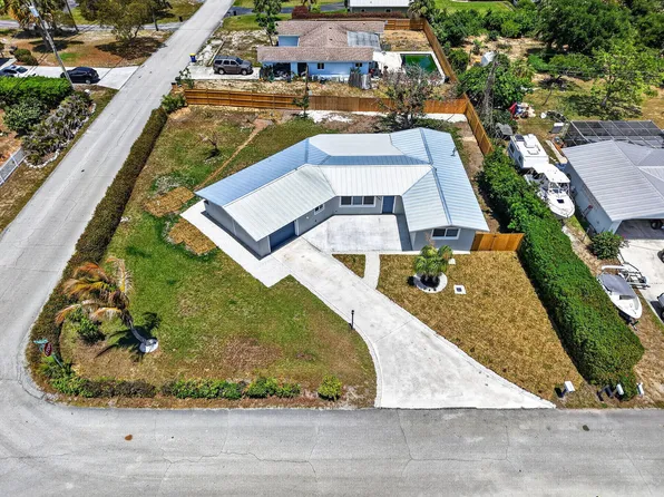 9361 SE Duncan Street, Hobe Sound, FL 33455