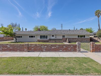 5075 N College Ave, Fresno, CA, 93704