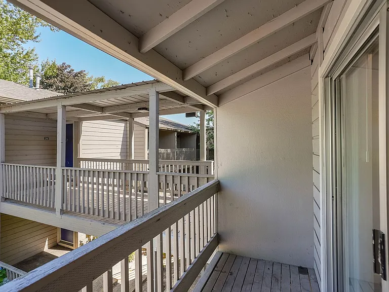 249-Nola Place Apartments — Photo 38