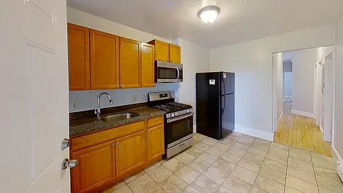 192 Adams St #3 Photo 1