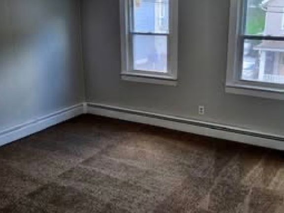 3rd image of 222 Honey Pot St #222