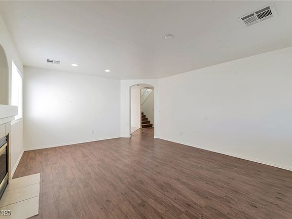 2nd image of 10673 Alondra Peak St