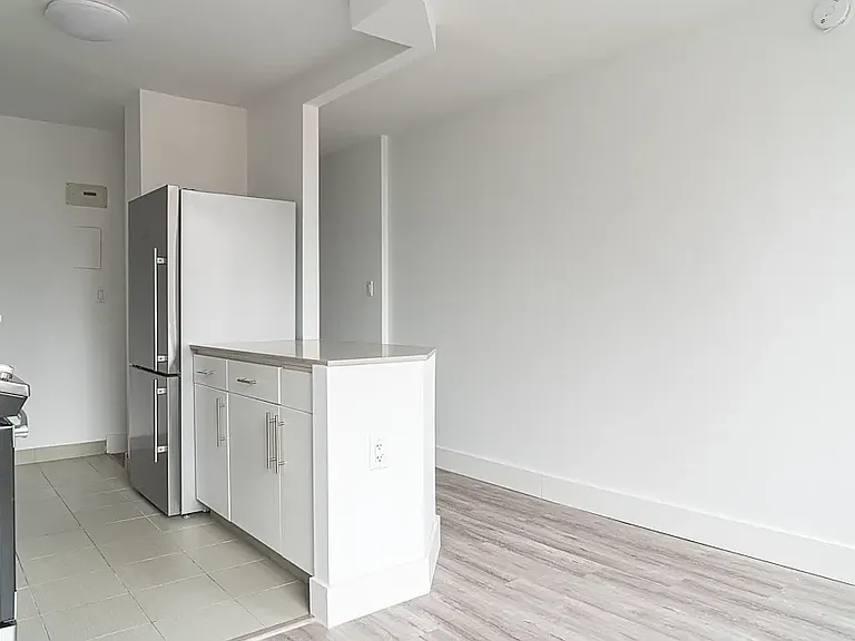 480 2nd Ave #20B — Photo 3