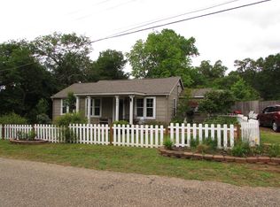 105 Langham Ln, Palestine, TX 75801