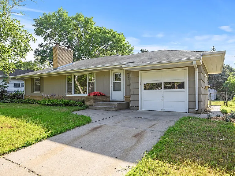 6339 Vincent Ave S — Photo 3