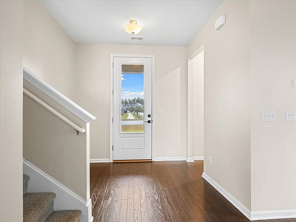 4th image of 114 Greenwich Dr