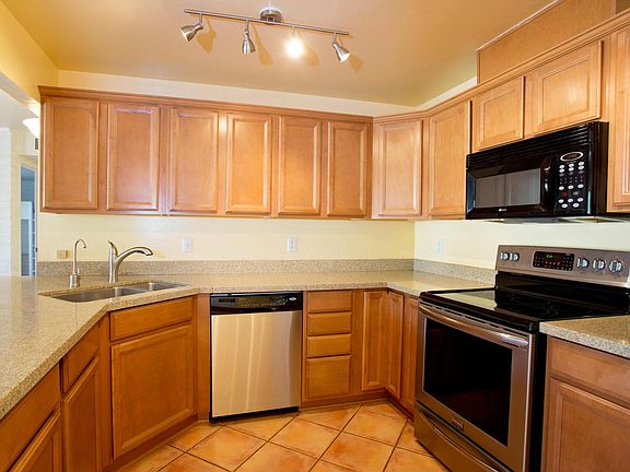 3rd image of 4250 N Camino Vinorama