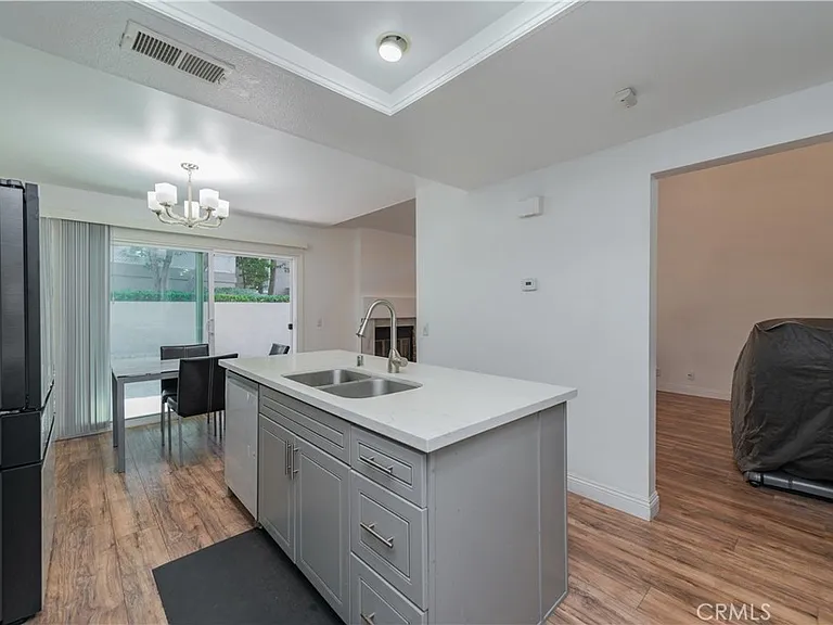 80 Stanford Ct #40 — Photo 14