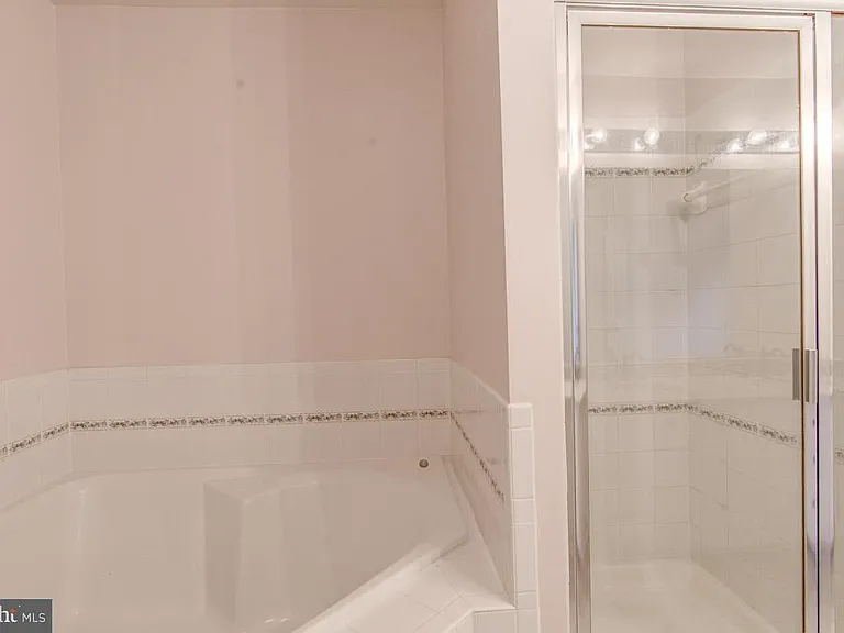 7700 Duneiden Ln — Photo 22