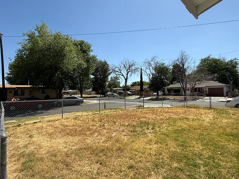 1147 W Oldfield St — Photo 17