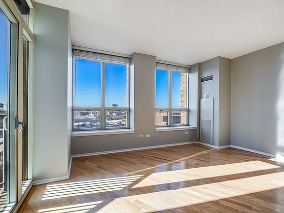 3rd image of 600 N Kingsbury St APT 1110