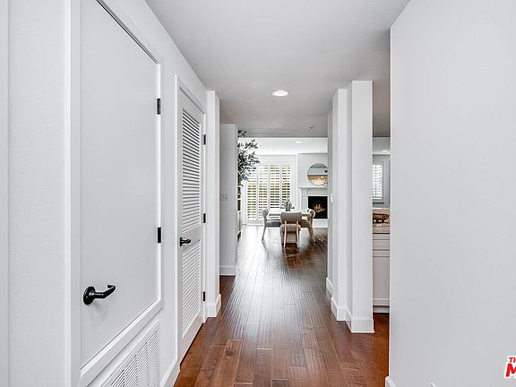 5th image of 10648 Woodbridge St Unit 105
