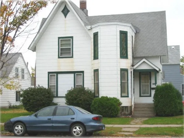 326 Center St, Winona, MN 55987