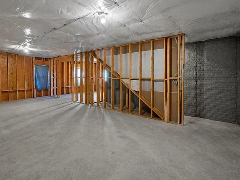 524 Rippling Ct — Photo 8