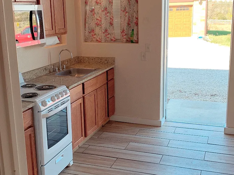101 W Rolling Hills Rd — Photo 5