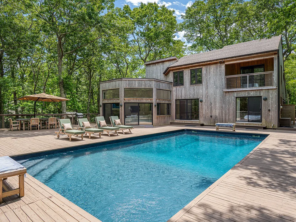 157 Talmage Farm Ln