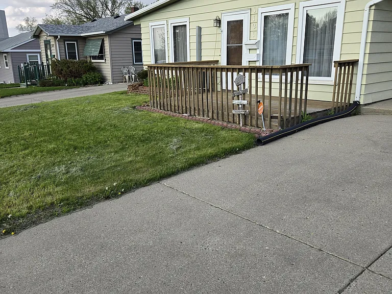 1121 1st St SE — Photo 2