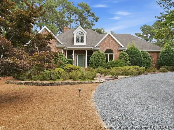 27 McMichael Dr, Pinehurst, NC 28374