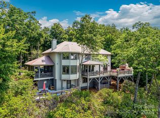 381 Toxaway Ct, Lake Toxaway, NC 28747