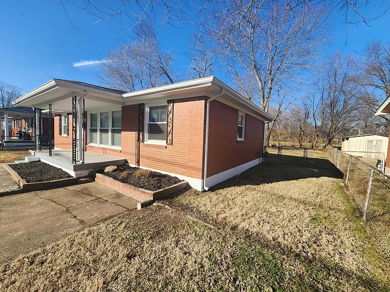 4507 Dover Rd — Photo 2
