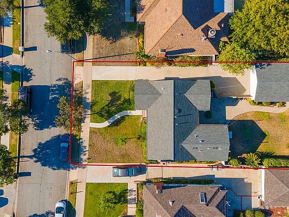 3rd image of 912 Verdugo Circle Dr