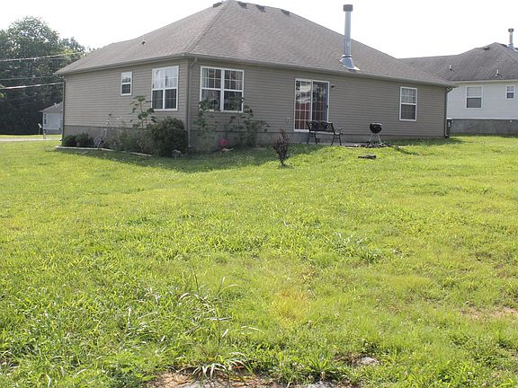 3rd image of 809 McKean Dr