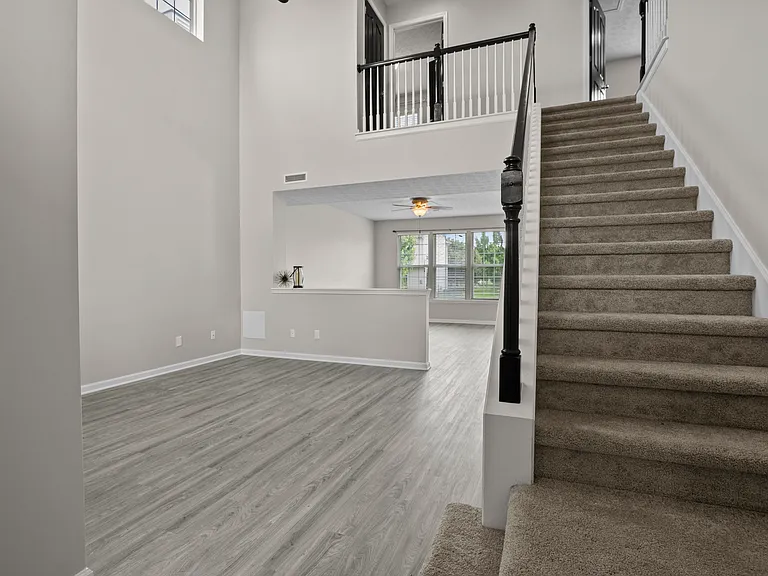 14047 Avalon Blvd — Photo 4