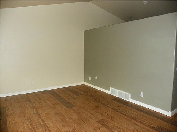 3rd image of 9033 Hobble Creek Dr
